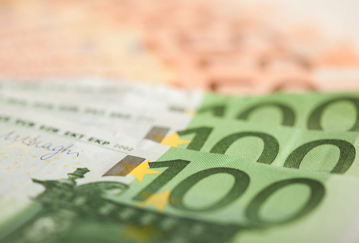 Banconote di 50 e 100 euro
