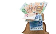 Sacco pieno di banconote