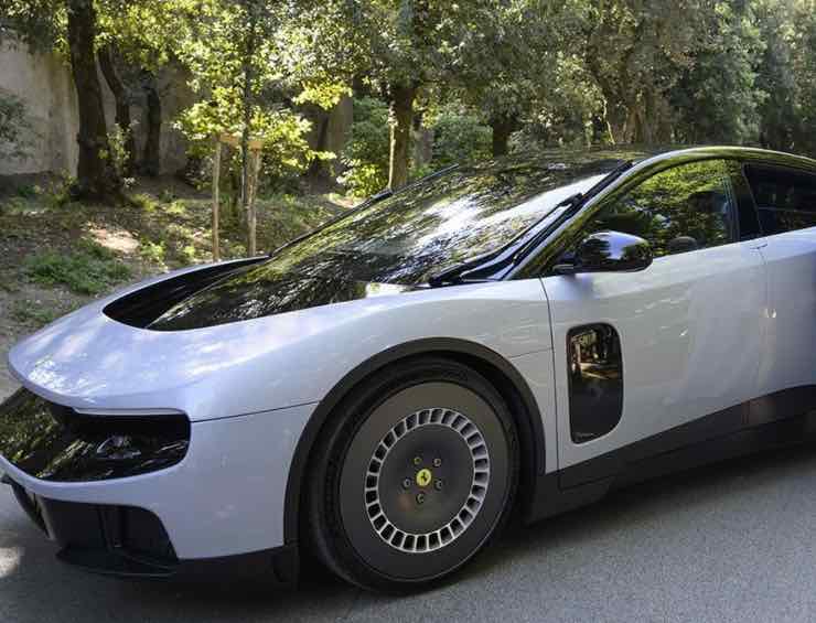 ferrari luce